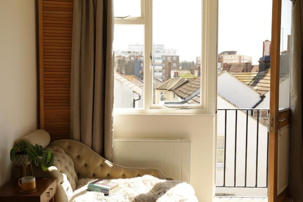 Sunny Seaside Sanctuary - Two Bedroom Apartment Brighton Kültér fotó